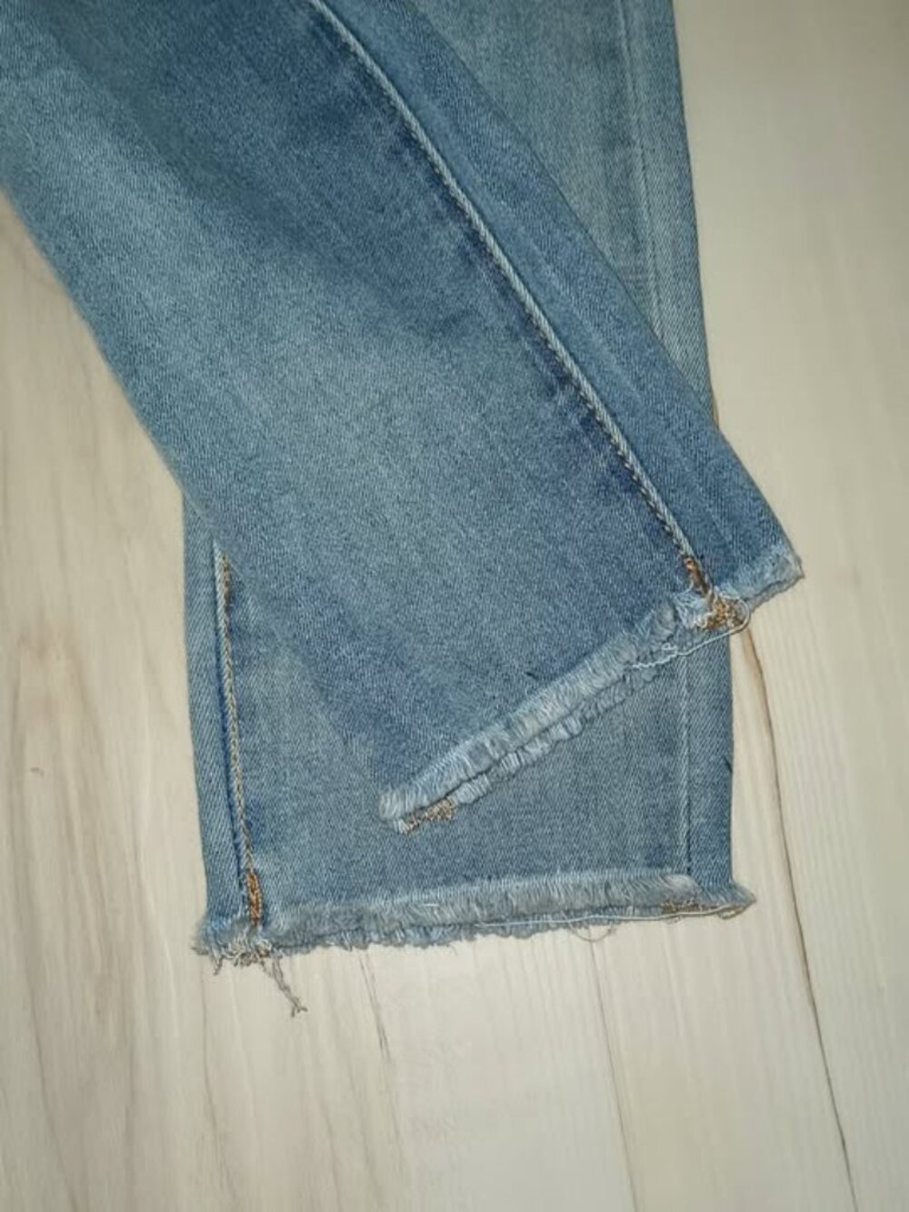 NWT Red by Denim Couture SKHW1065 Light Wash Distressed Skinny Jeans Raw Hem - Picture 5 of 8